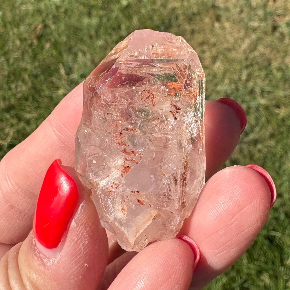 Red clay skeletal Quartz point
